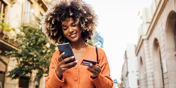 Why use a credit card when travelling