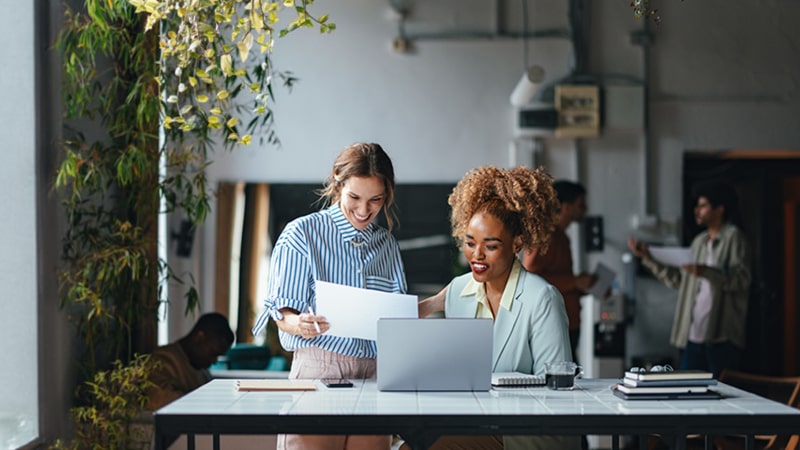 Sus-ReportingCenter_BannerHeroBlueFloatee